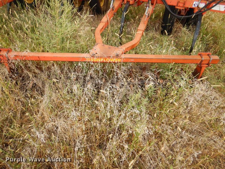 image for item DI5293 Sunflower 3160-42  field cultivator