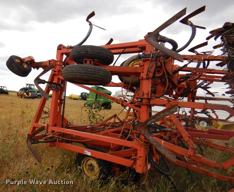 image for item DI5293 Sunflower 3160-42  field cultivator