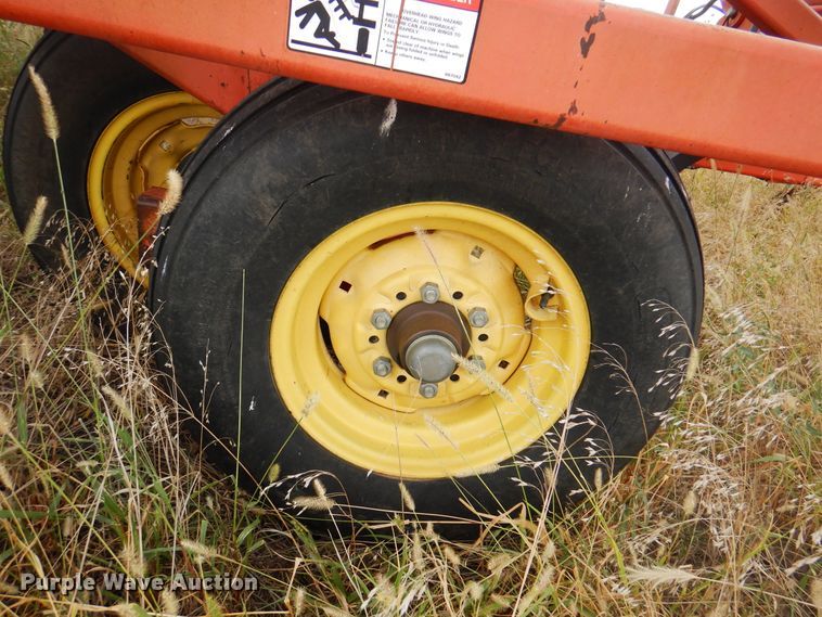 image for item DI5293 Sunflower 3160-42  field cultivator