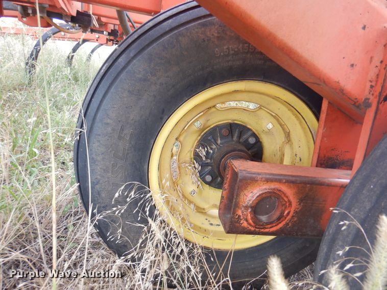 image for item DI5293 Sunflower 3160-42  field cultivator