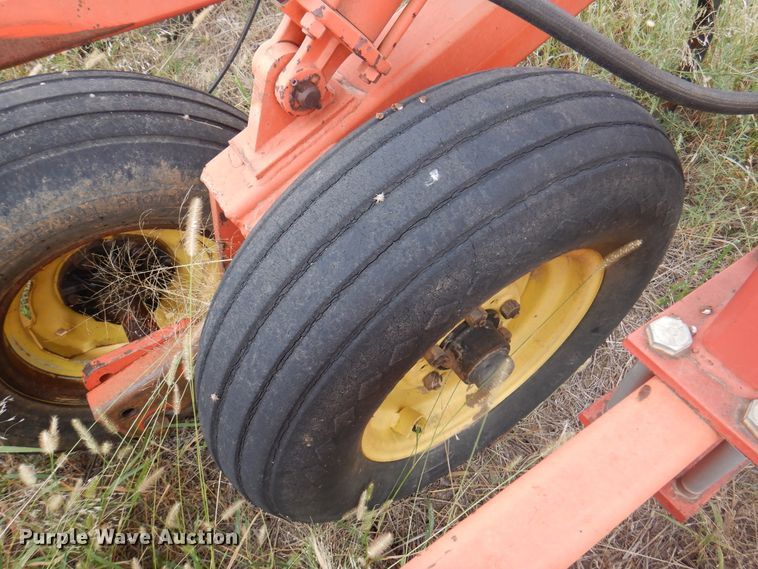 image for item DI5293 Sunflower 3160-42  field cultivator