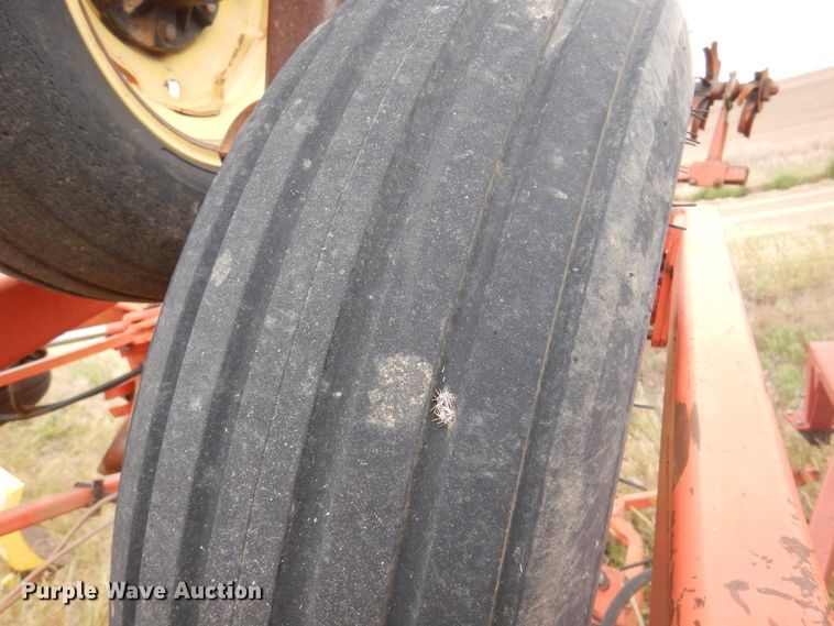 image for item DI5293 Sunflower 3160-42  field cultivator