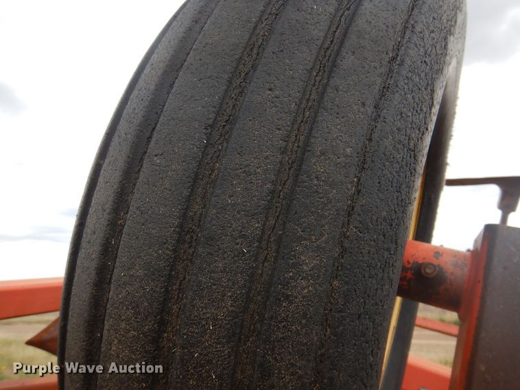 image for item DI5293 Sunflower 3160-42  field cultivator