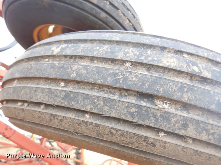 image for item DI5293 Sunflower 3160-42  field cultivator