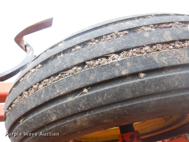 image for item DI5293 Sunflower 3160-42  field cultivator