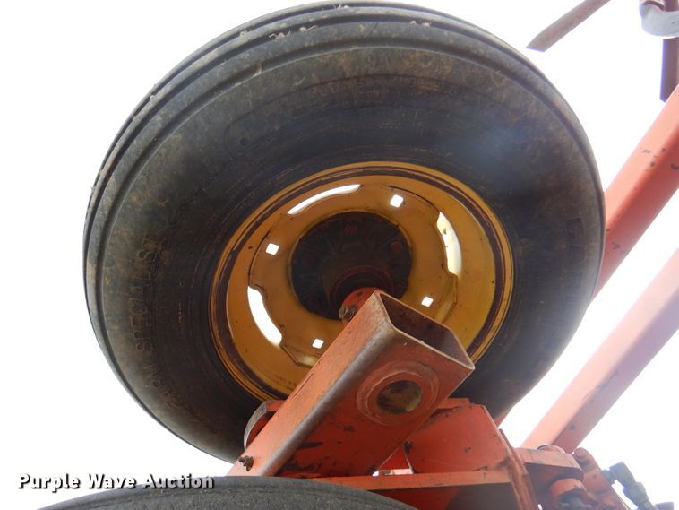 image for item DI5293 Sunflower 3160-42  field cultivator