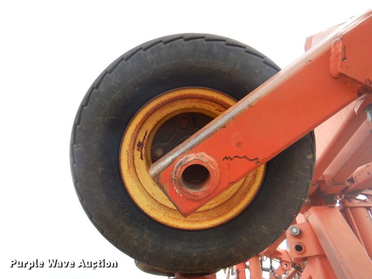 image for item DI5293 Sunflower 3160-42  field cultivator