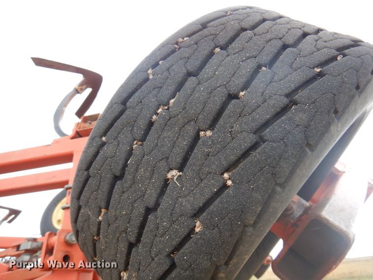 image for item DI5293 Sunflower 3160-42  field cultivator