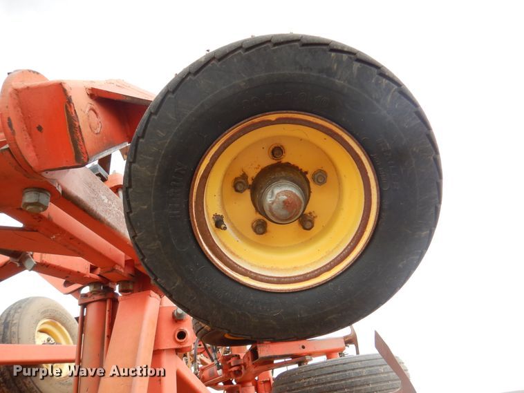 image for item DI5293 Sunflower 3160-42  field cultivator