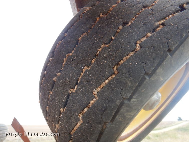 image for item DI5293 Sunflower 3160-42  field cultivator