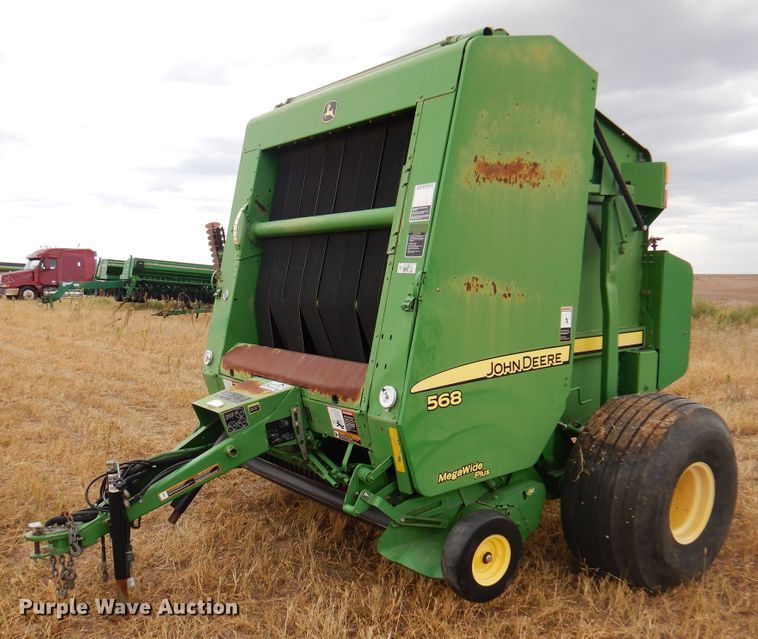 image for item DI5296 2007 John Deere 568  round baler