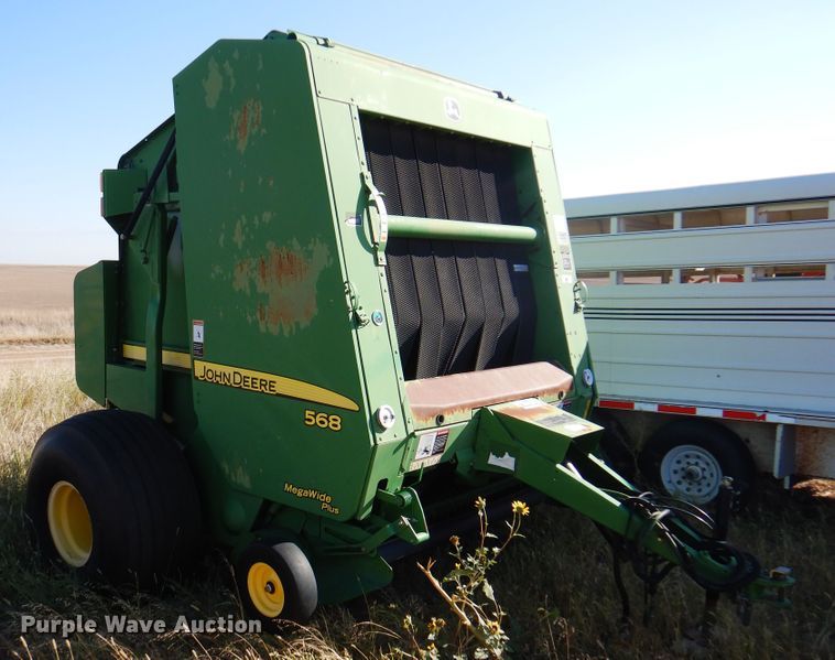 image for item DI5296 2007 John Deere 568  round baler