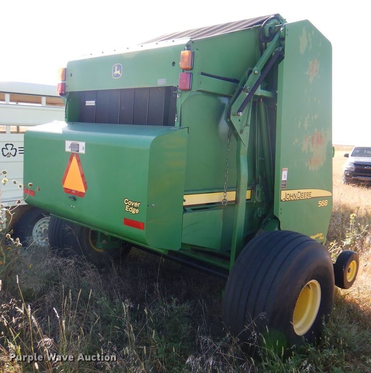 image for item DI5296 2007 John Deere 568  round baler