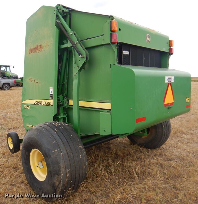 image for item DI5296 2007 John Deere 568  round baler