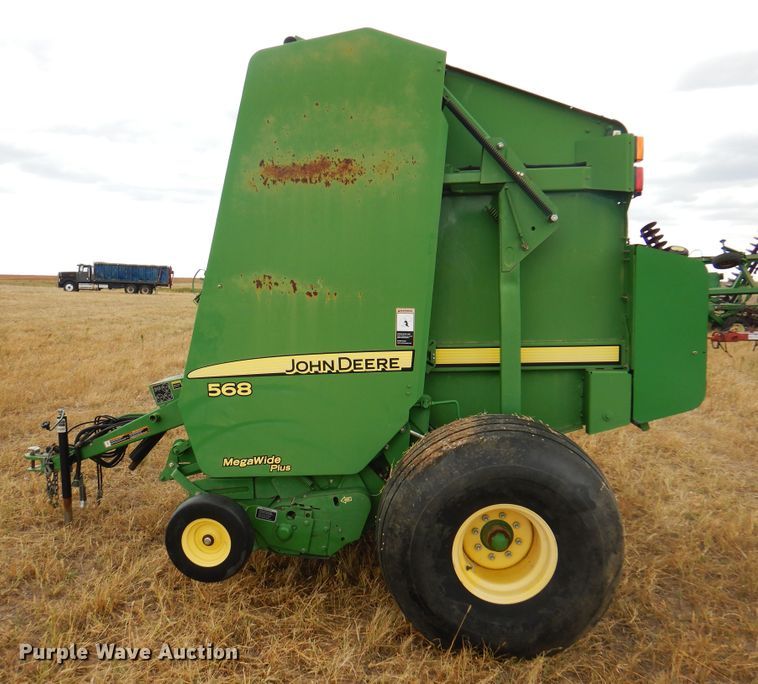 image for item DI5296 2007 John Deere 568  round baler