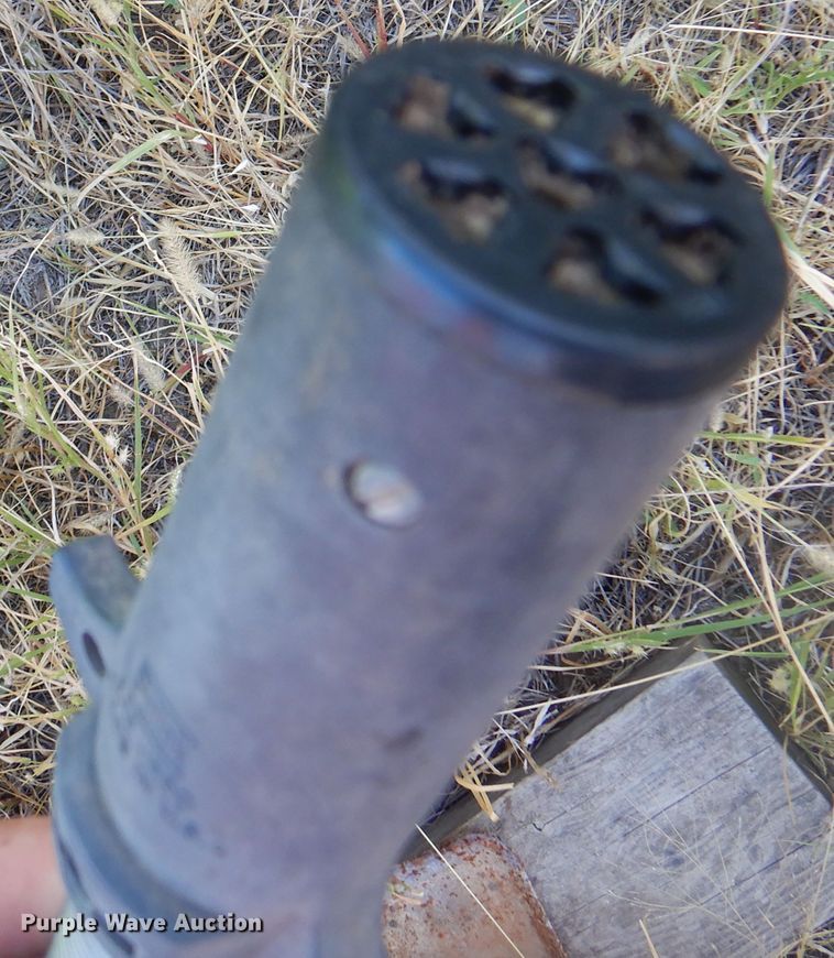 image for item DI5296 2007 John Deere 568  round baler