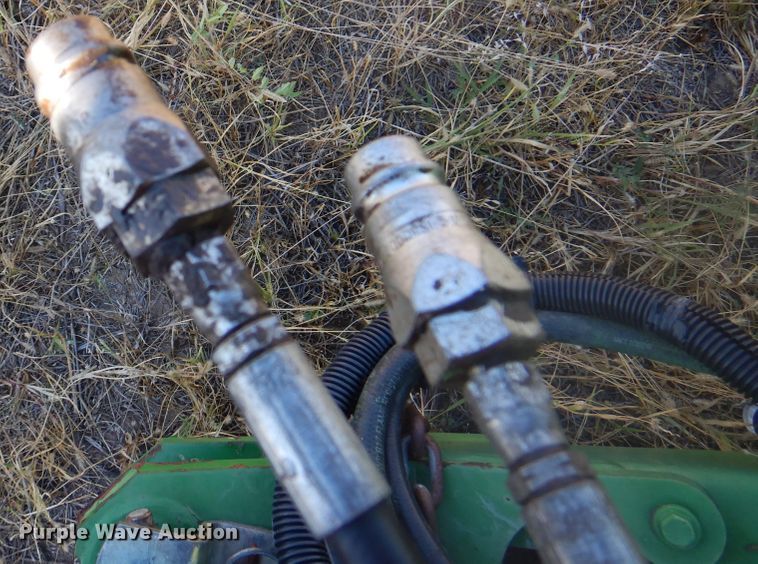 image for item DI5296 2007 John Deere 568  round baler