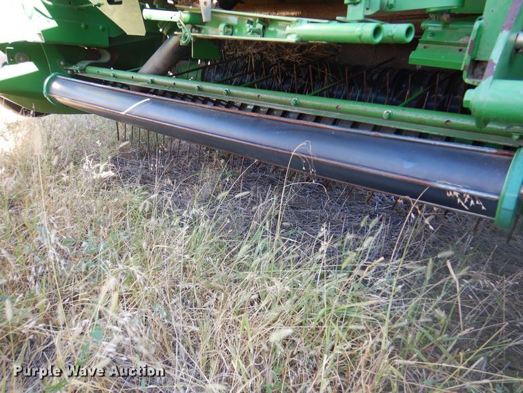 image for item DI5296 2007 John Deere 568  round baler