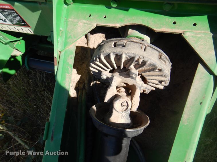 image for item DI5296 2007 John Deere 568  round baler