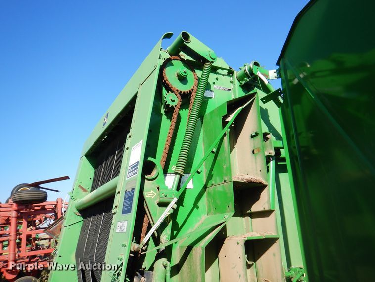 image for item DI5296 2007 John Deere 568  round baler