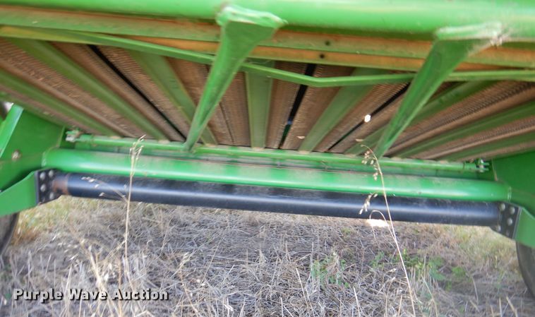 image for item DI5296 2007 John Deere 568  round baler