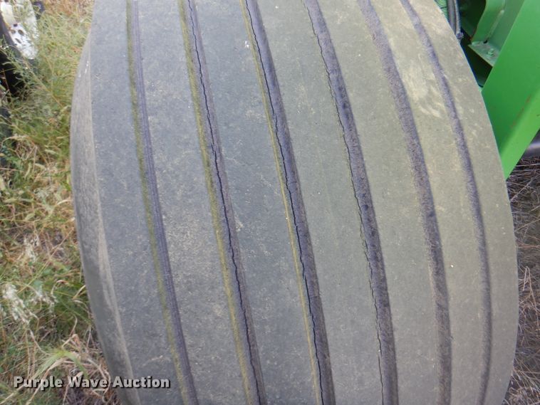 image for item DI5296 2007 John Deere 568  round baler