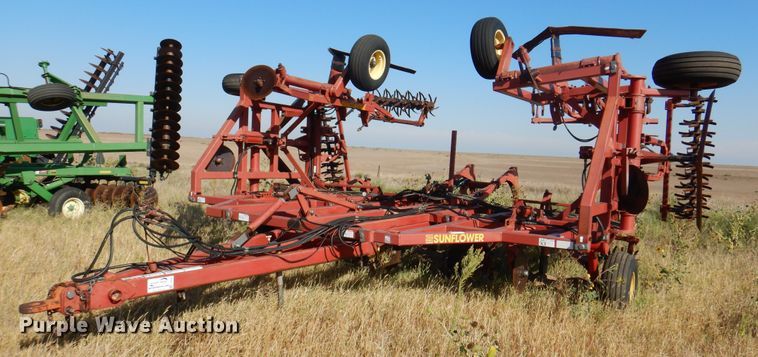 image for item DI5297 Sunflower 3372-40  sweep plow