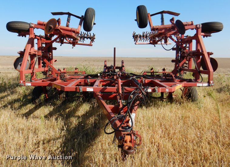 image for item DI5297 Sunflower 3372-40  sweep plow