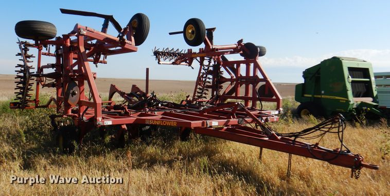 image for item DI5297 Sunflower 3372-40  sweep plow