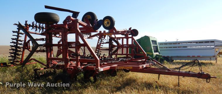 image for item DI5297 Sunflower 3372-40  sweep plow