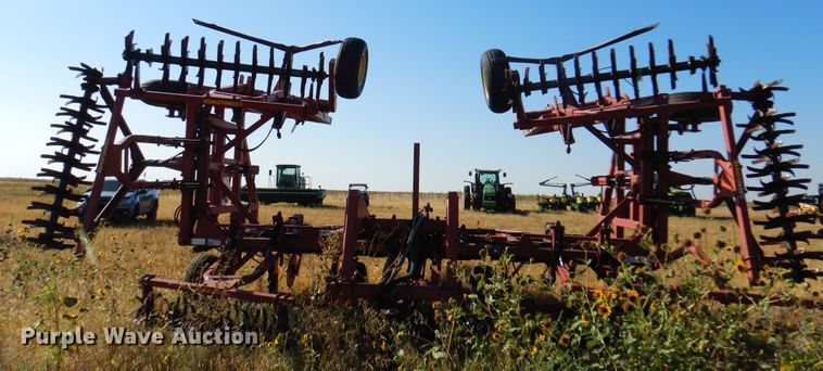 image for item DI5297 Sunflower 3372-40  sweep plow