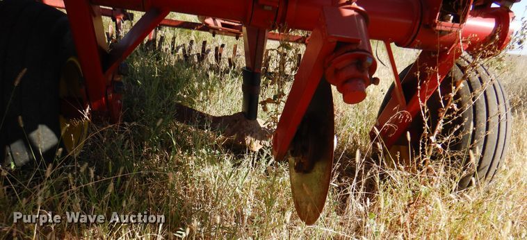 image for item DI5297 Sunflower 3372-40  sweep plow