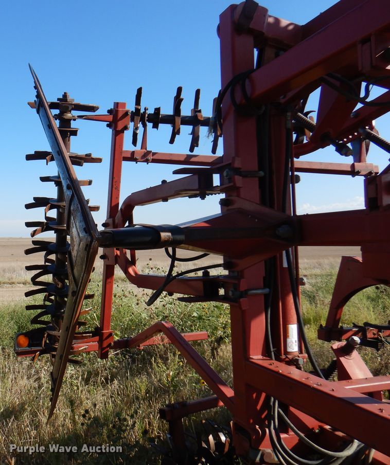 image for item DI5297 Sunflower 3372-40  sweep plow