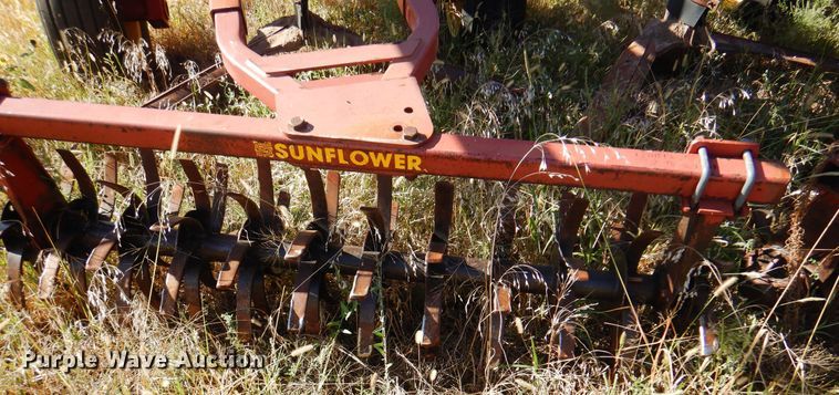 image for item DI5297 Sunflower 3372-40  sweep plow