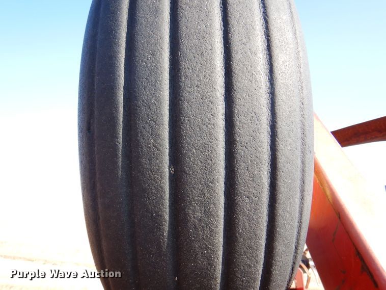 image for item DI5297 Sunflower 3372-40  sweep plow