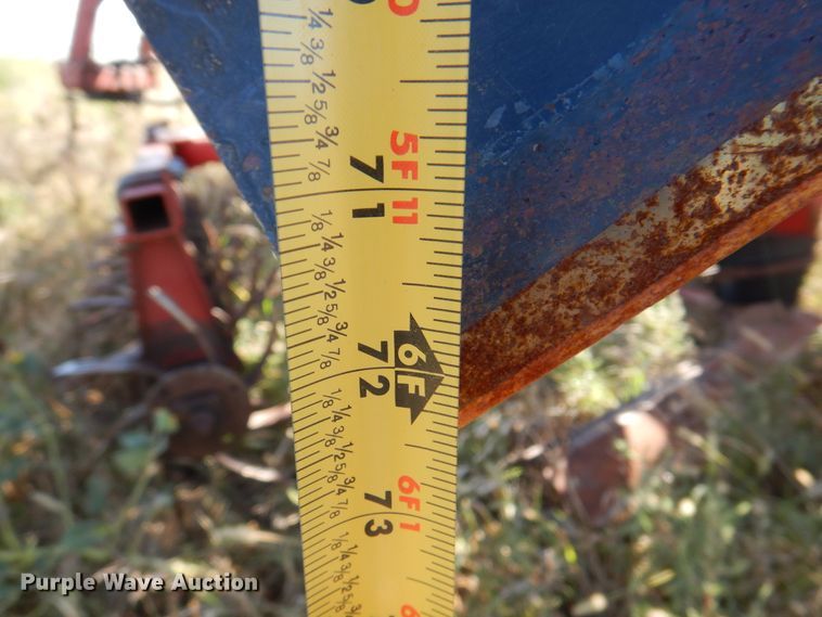 image for item DI5297 Sunflower 3372-40  sweep plow