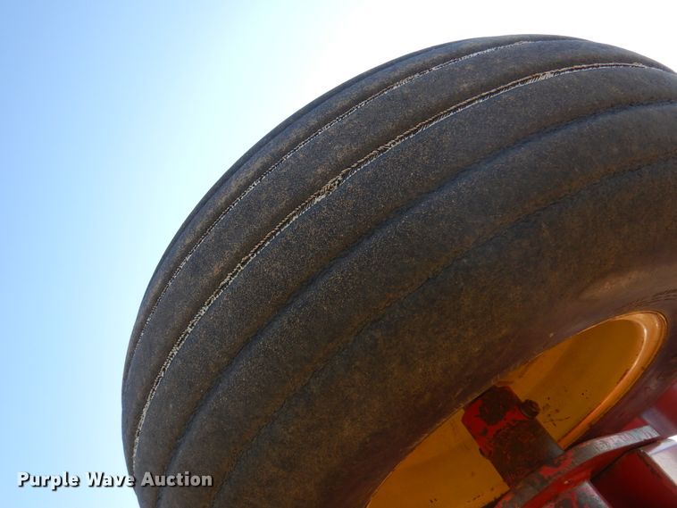 image for item DI5297 Sunflower 3372-40  sweep plow