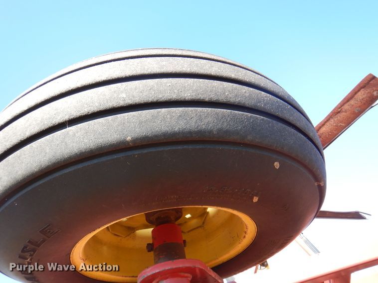 image for item DI5297 Sunflower 3372-40  sweep plow