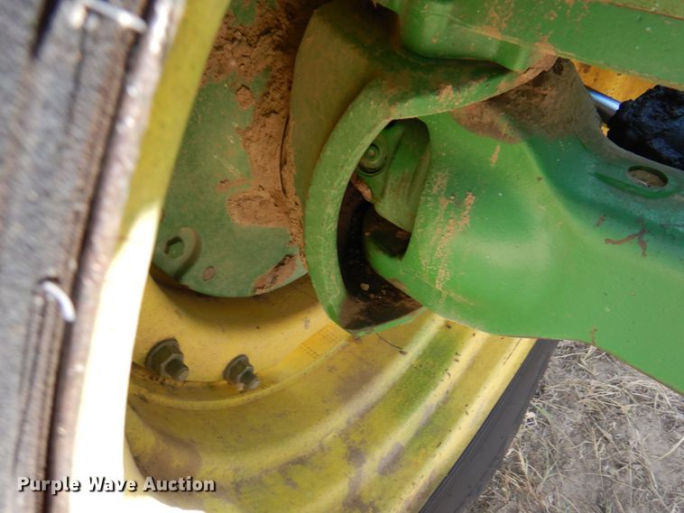 image for item DI5299 1995 John Deere 8400  MFWD tractor