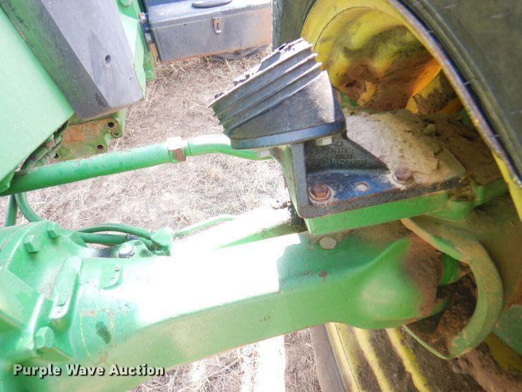 image for item DI5299 1995 John Deere 8400  MFWD tractor