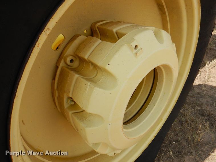 image for item DI5299 1995 John Deere 8400  MFWD tractor