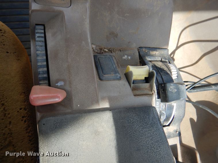 image for item DI5299 1995 John Deere 8400  MFWD tractor