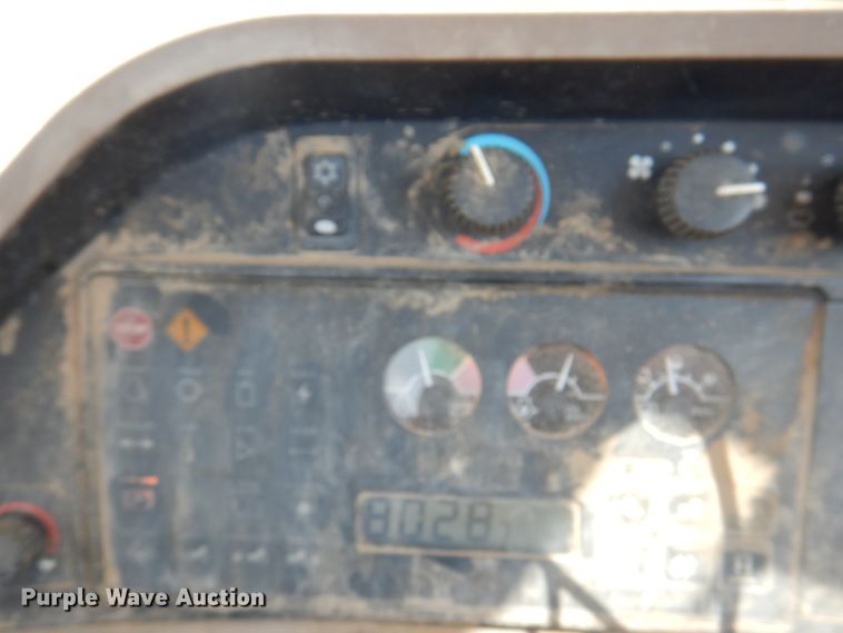 image for item DI5299 1995 John Deere 8400  MFWD tractor