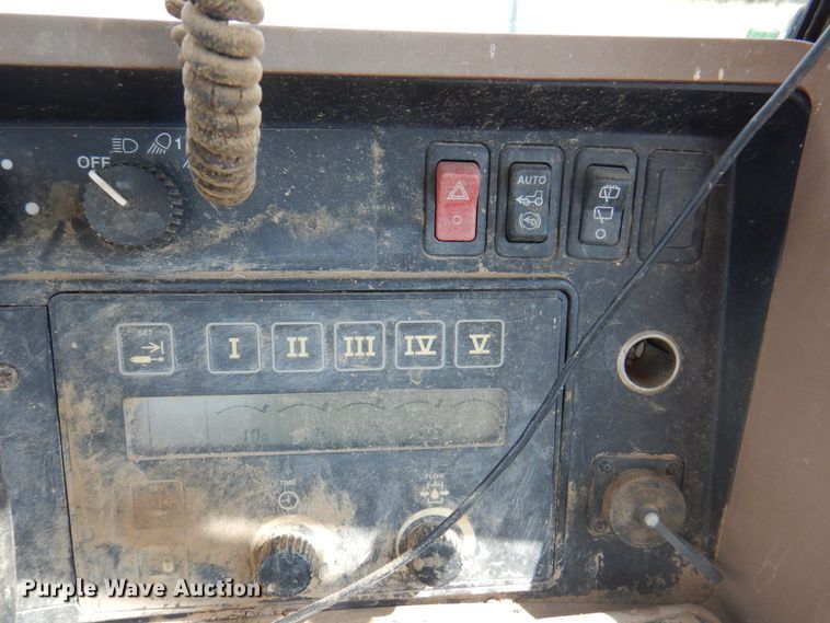 image for item DI5299 1995 John Deere 8400  MFWD tractor