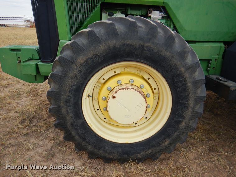 image for item DI5299 1995 John Deere 8400  MFWD tractor