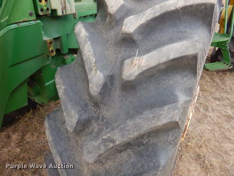 image for item DI5299 1995 John Deere 8400  MFWD tractor