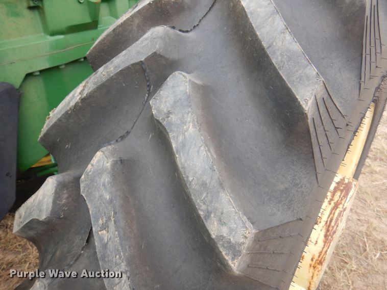 image for item DI5299 1995 John Deere 8400  MFWD tractor