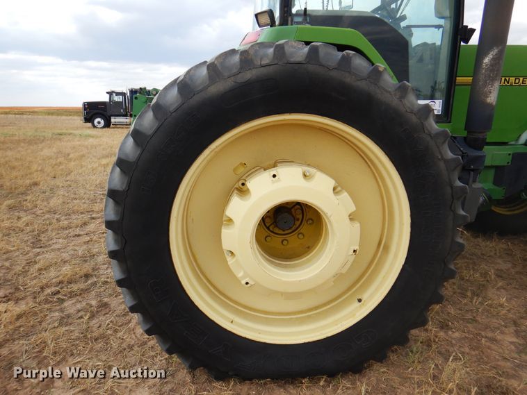 image for item DI5299 1995 John Deere 8400  MFWD tractor