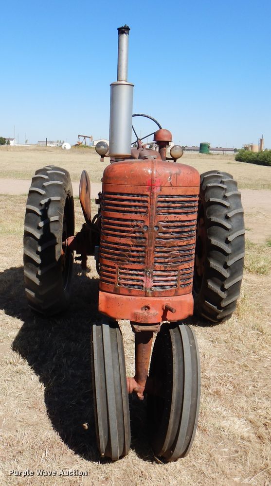 image for item DI5319 1952 Farmall Super MD  tractor