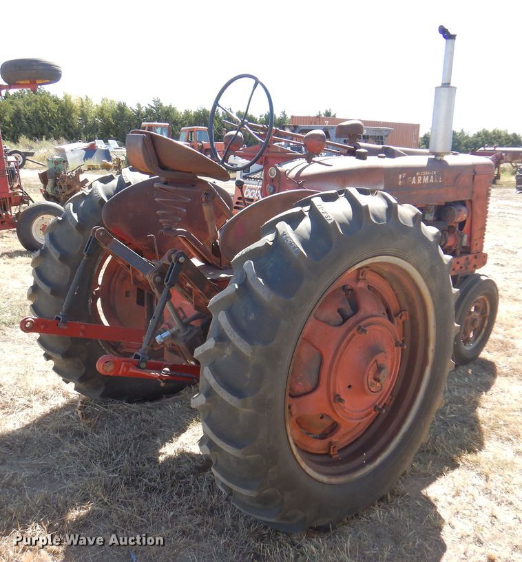 image for item DI5319 1952 Farmall Super MD  tractor